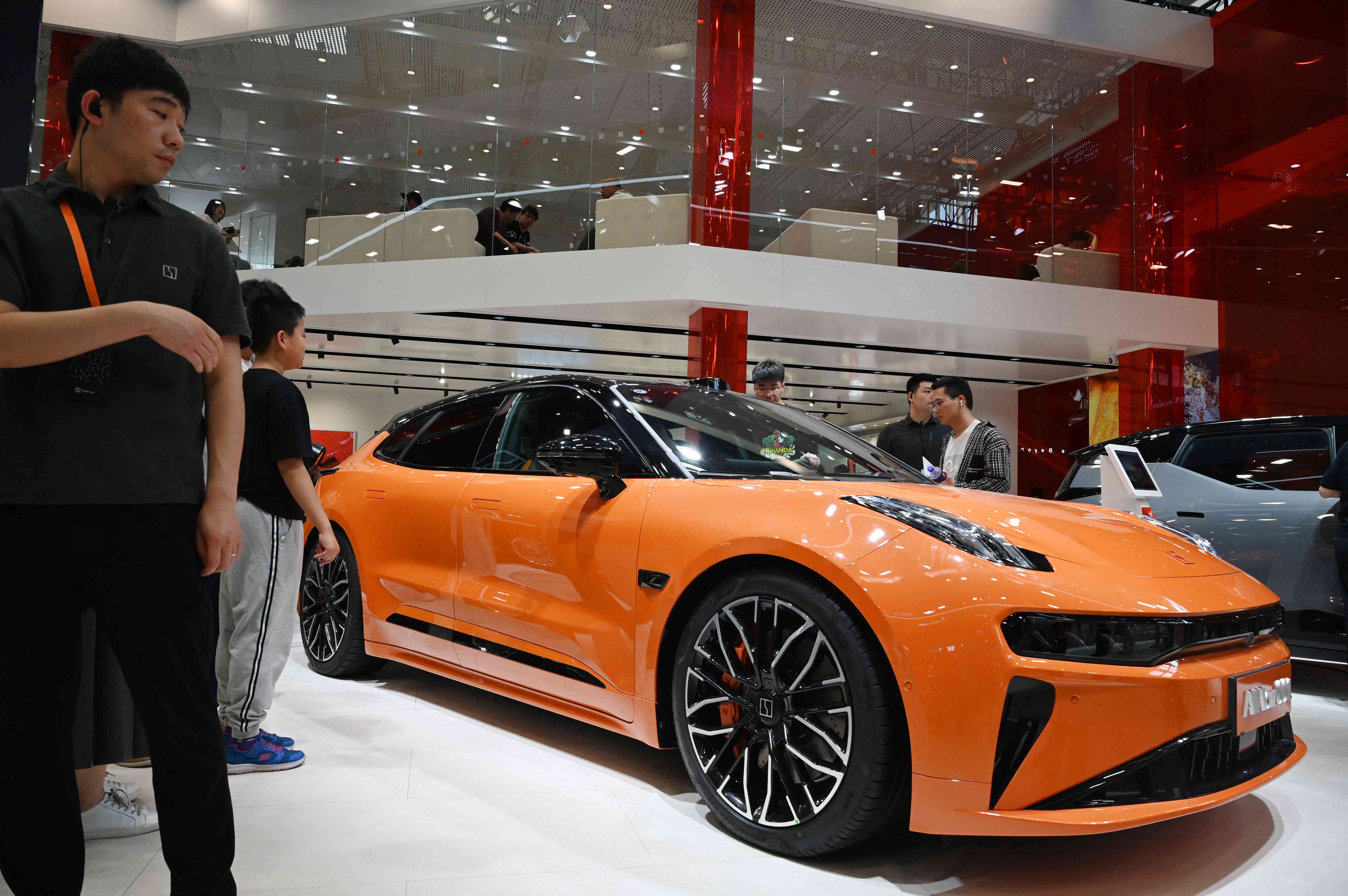 Chinese EV Maker Zeekr Continues Rising After IPO
