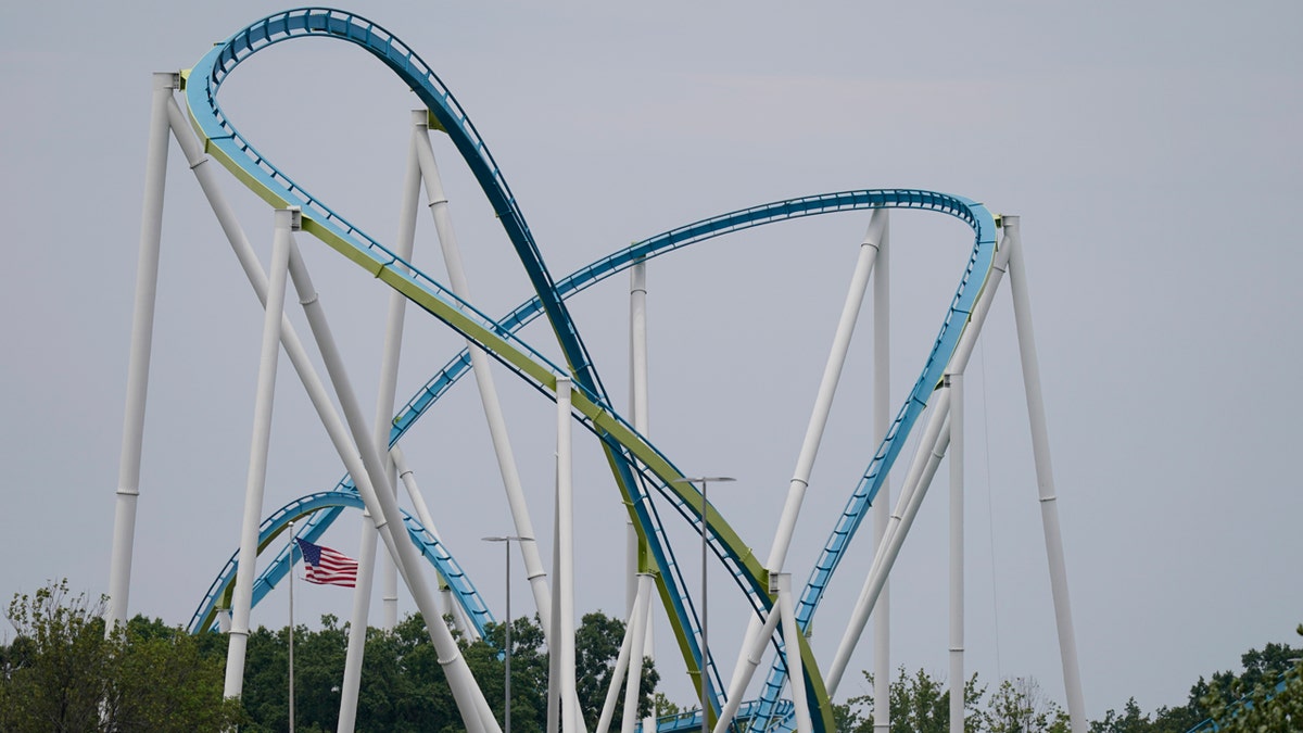 Theme park necessities: Helpful items to pack in your backpack for a day at the park