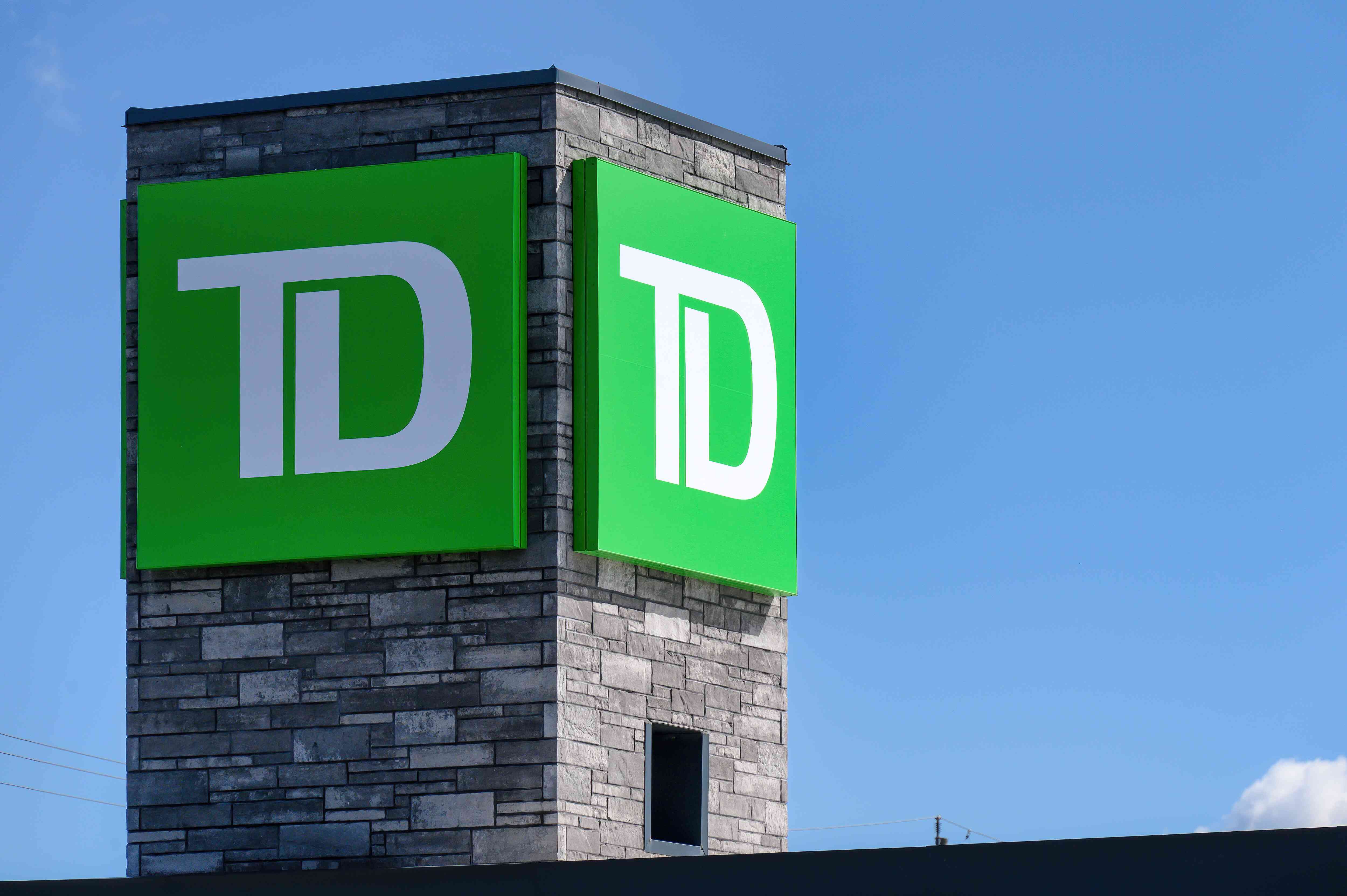 Uncertainty Over US Rates, Credit Card Debt Could Affect Canadian Bank Earnings