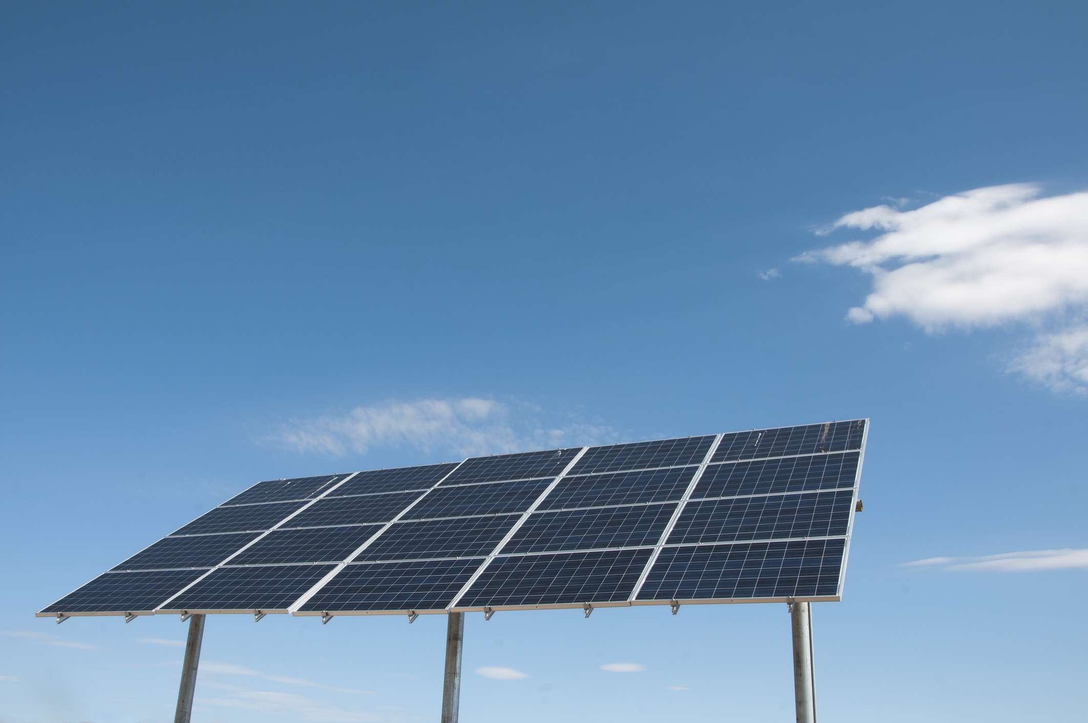 Bright Growth Outlook Lifts First Solar Stock