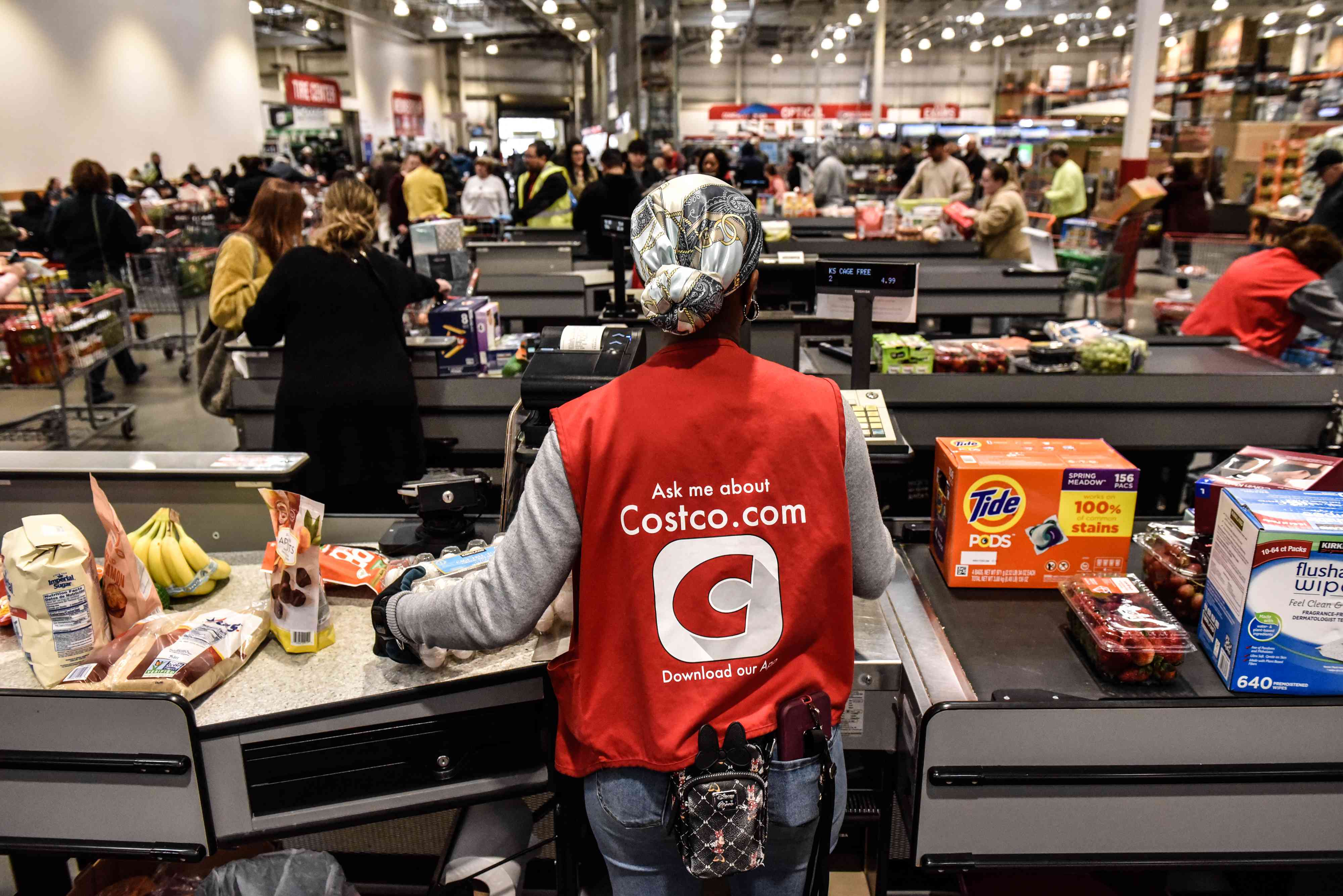 What You Need To Know Ahead of Costco’s Earnings