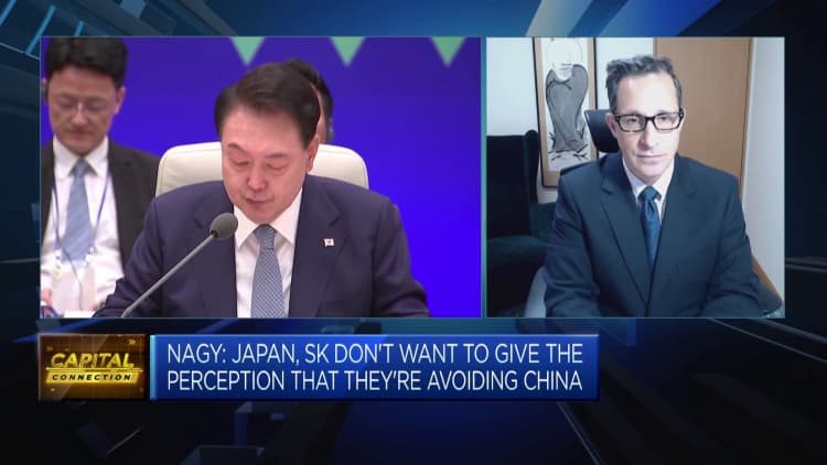 China calls on Japan and South Korea to reject ‘protectionism’