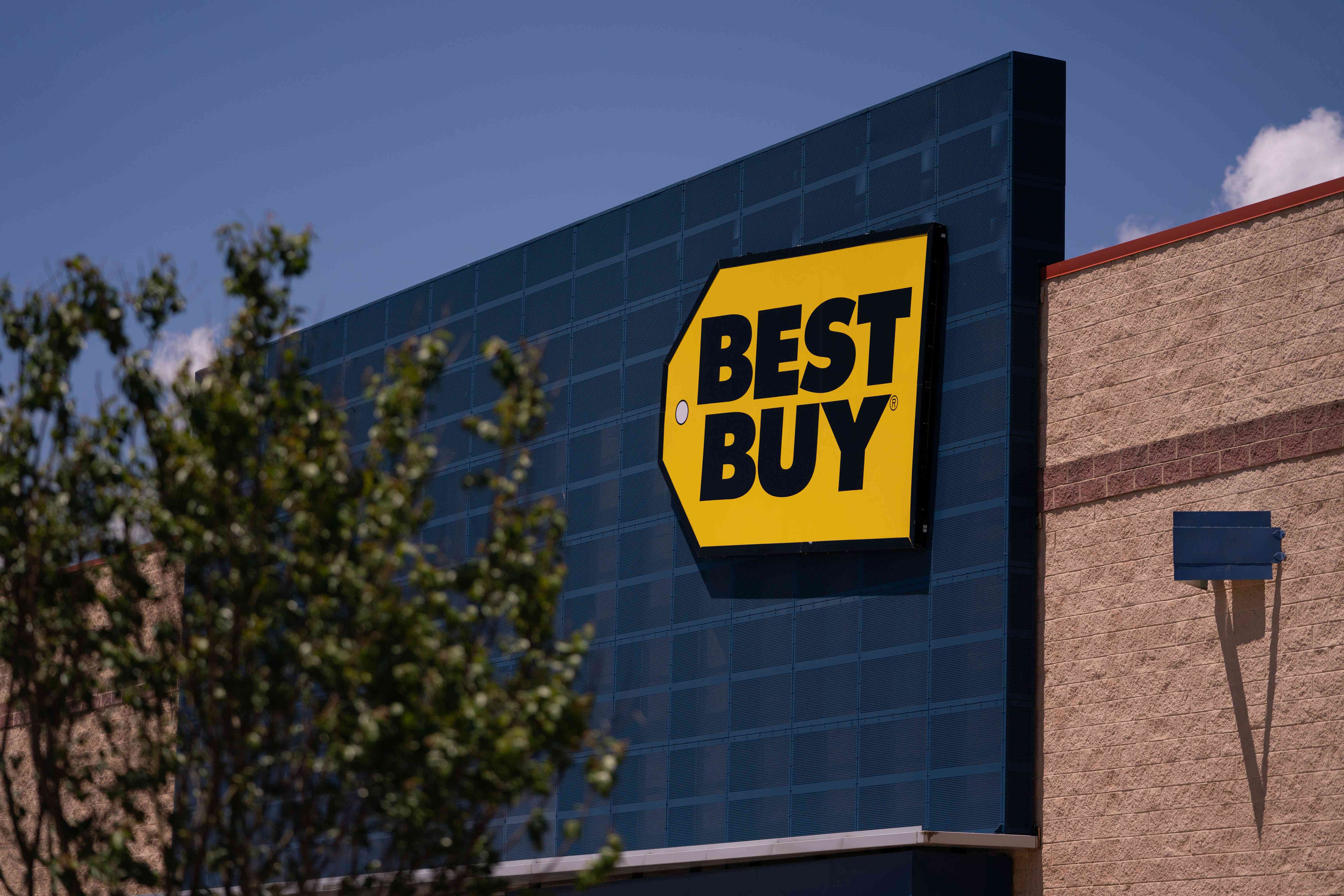 Best Buy Beats Profit Estimates on Services, Membership, and Laptop Demand