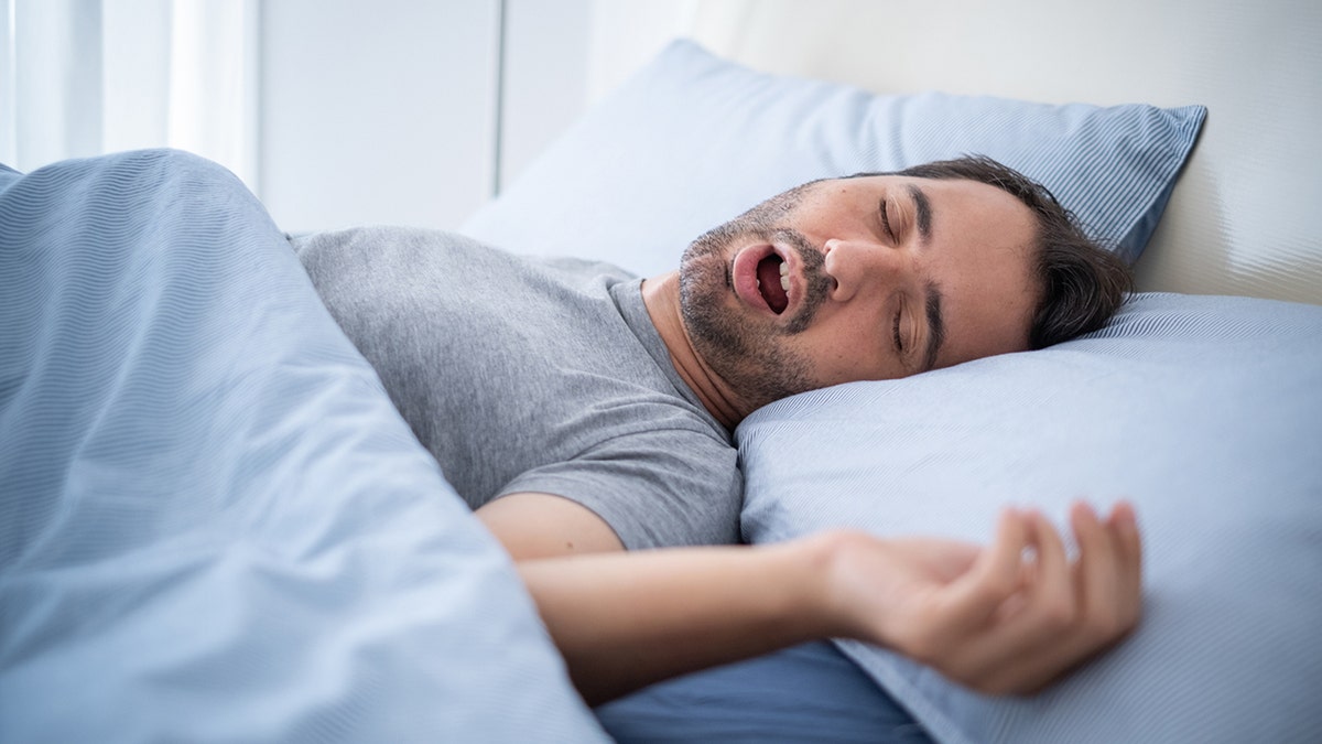 Wedding anniversary gone awry puts wife, mother on defensive as Reddit users react