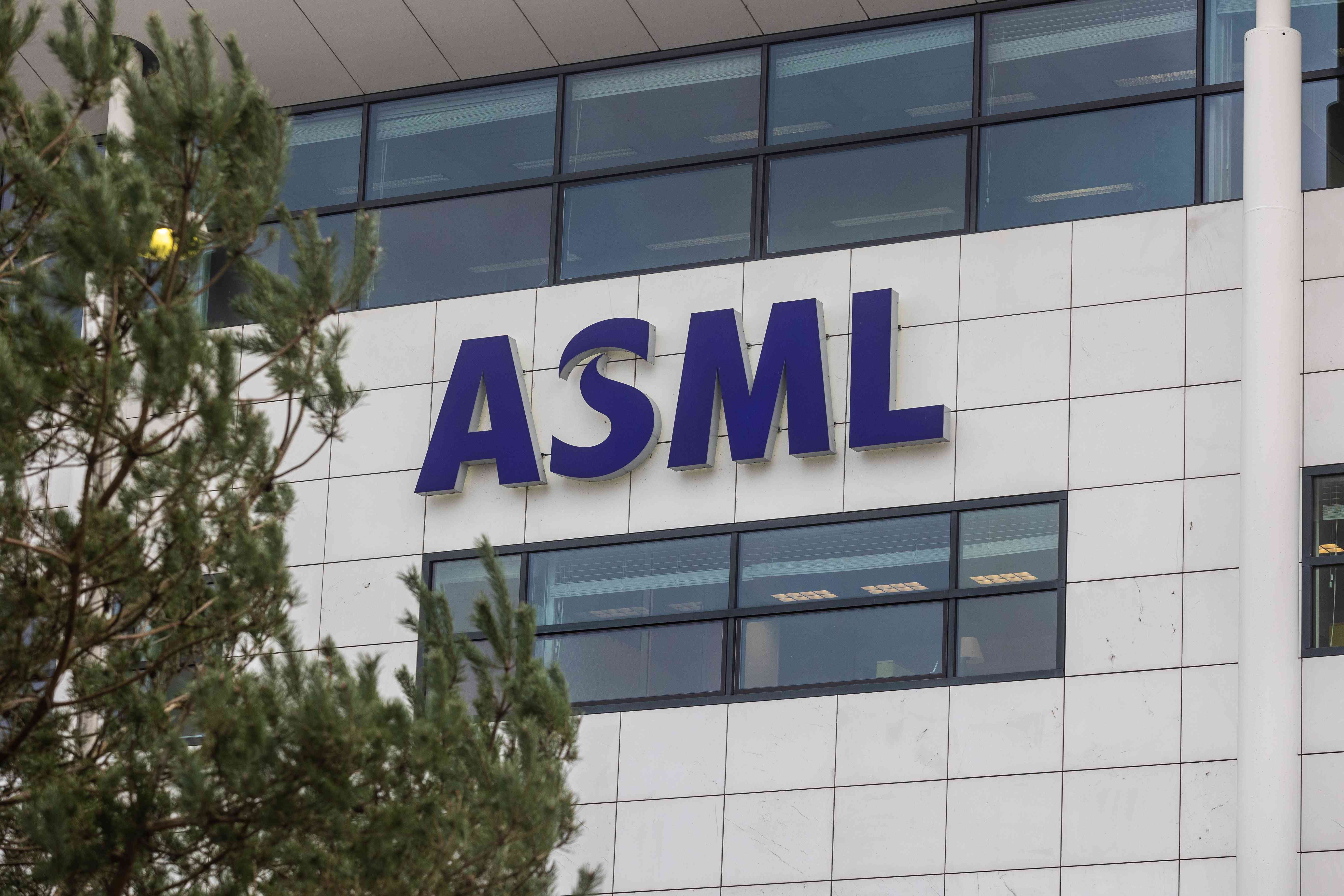 TSMC Likely To Receive ASML Chipmaking Machine This Year, Stocks Jump