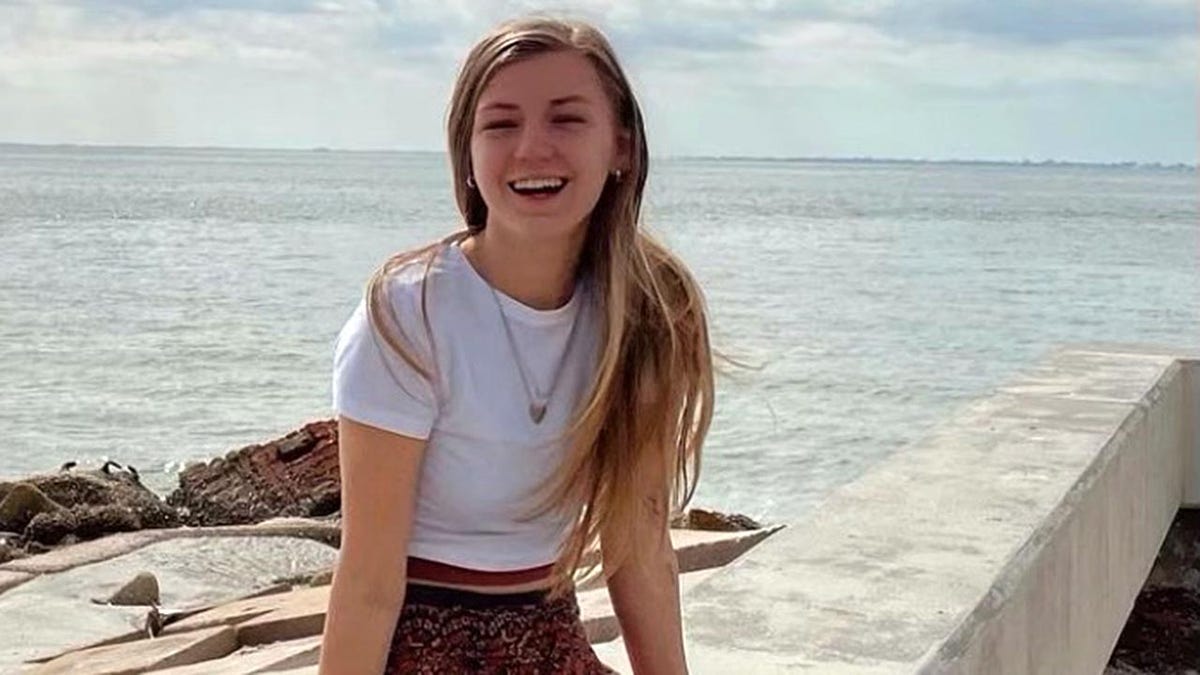 Gabby Petito urged Brian Laundrie to ‘stop crying’ in love letter to her killer released by FBI