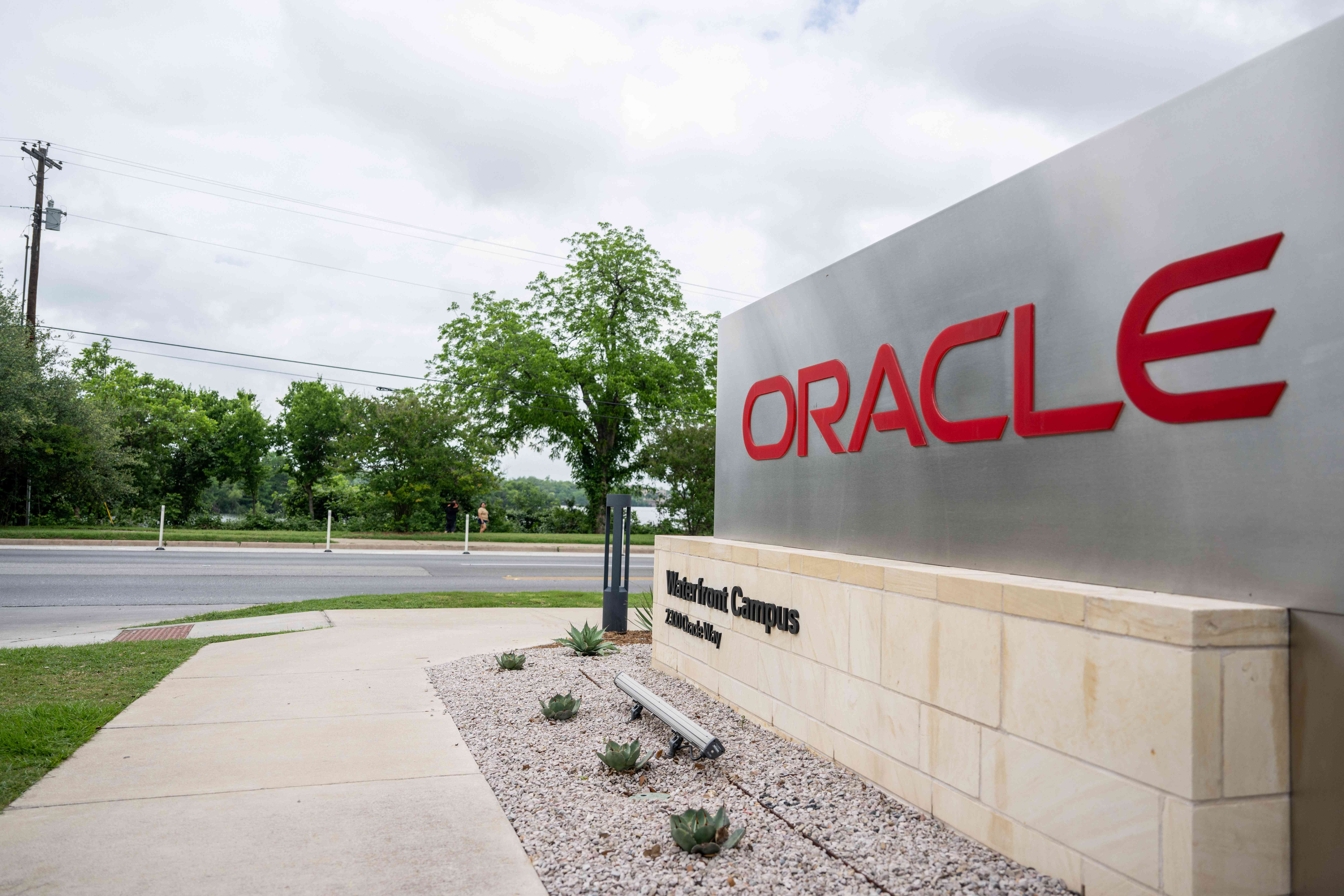 Oracle Stock Surges Amid New AI Partnerships
