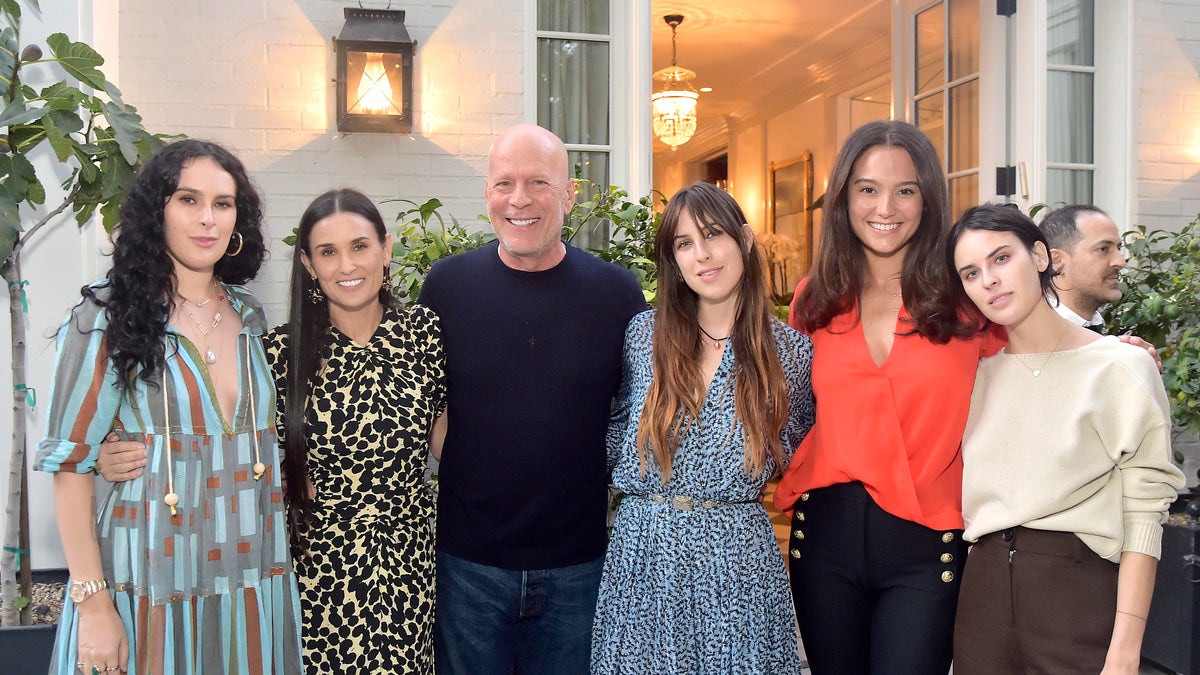 Bruce Willis’ daughter shares photos of journey with skin-picking disorder, celebrates ‘small wins’
