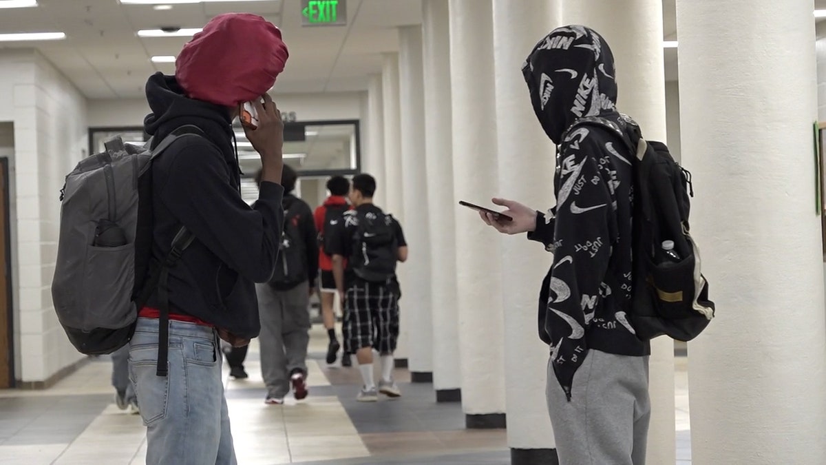 State Lawmakers Push for Ban on Phones in Schools