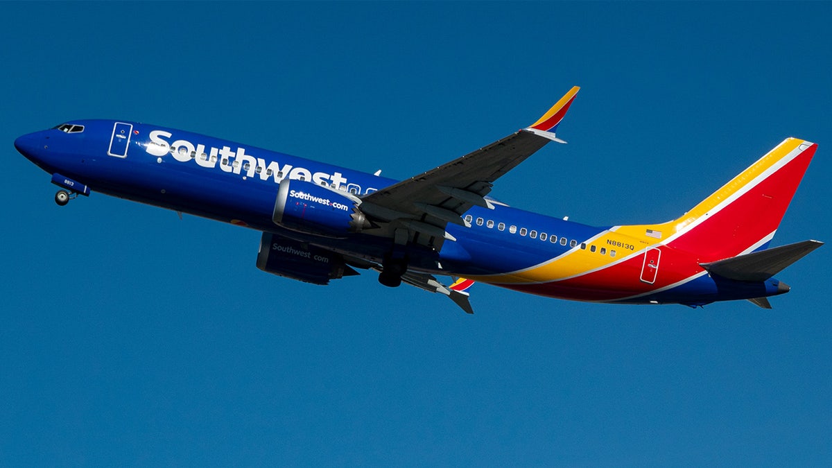 Southwest Airlines flight plummeted To 400 feet above Pacific Ocean