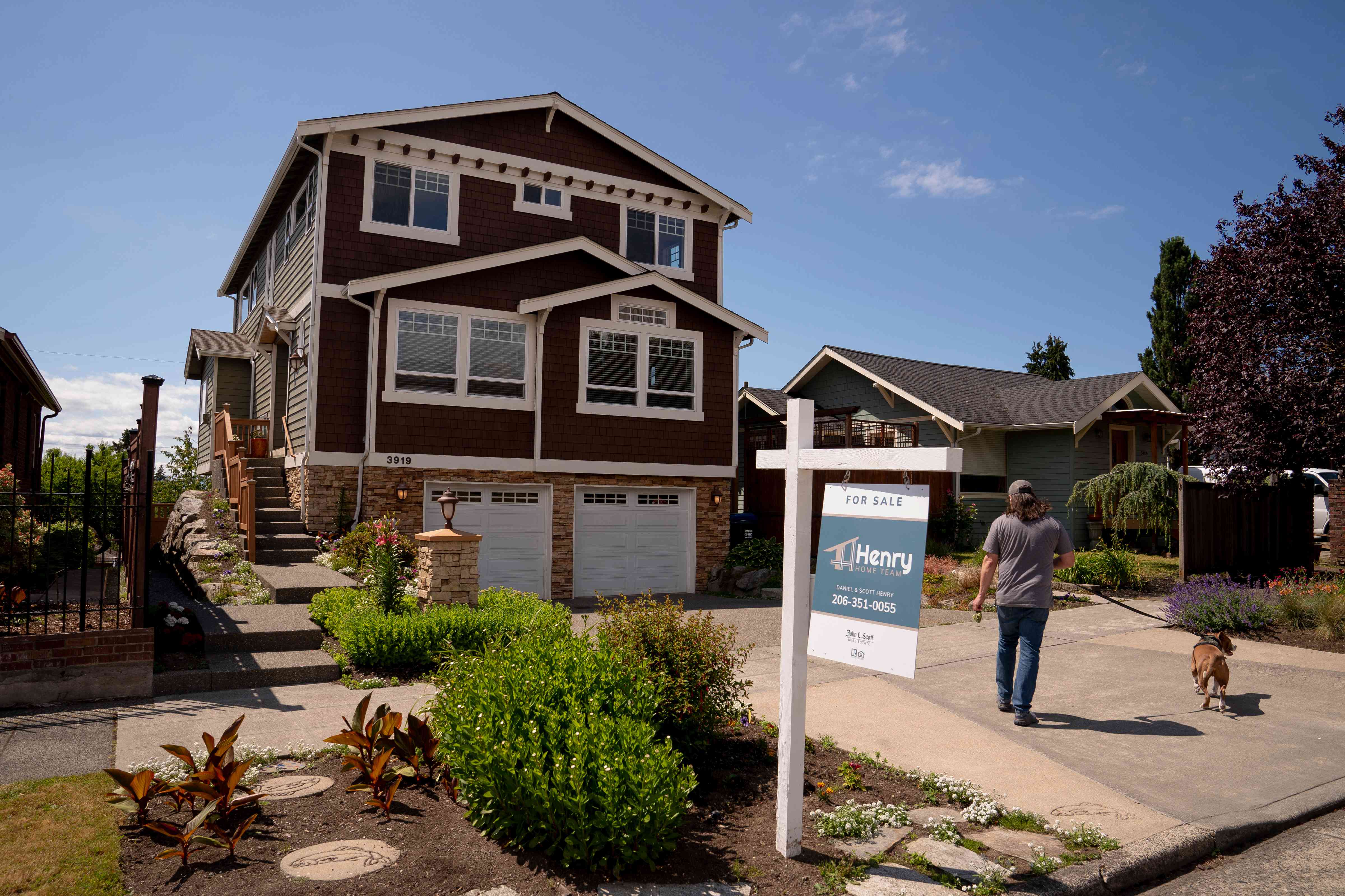Home Prices Reach Record High as Sales Fall