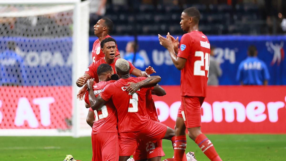 USMNT, down a player after Timothy Weah red card, falls to Panama in shocking Copa América match