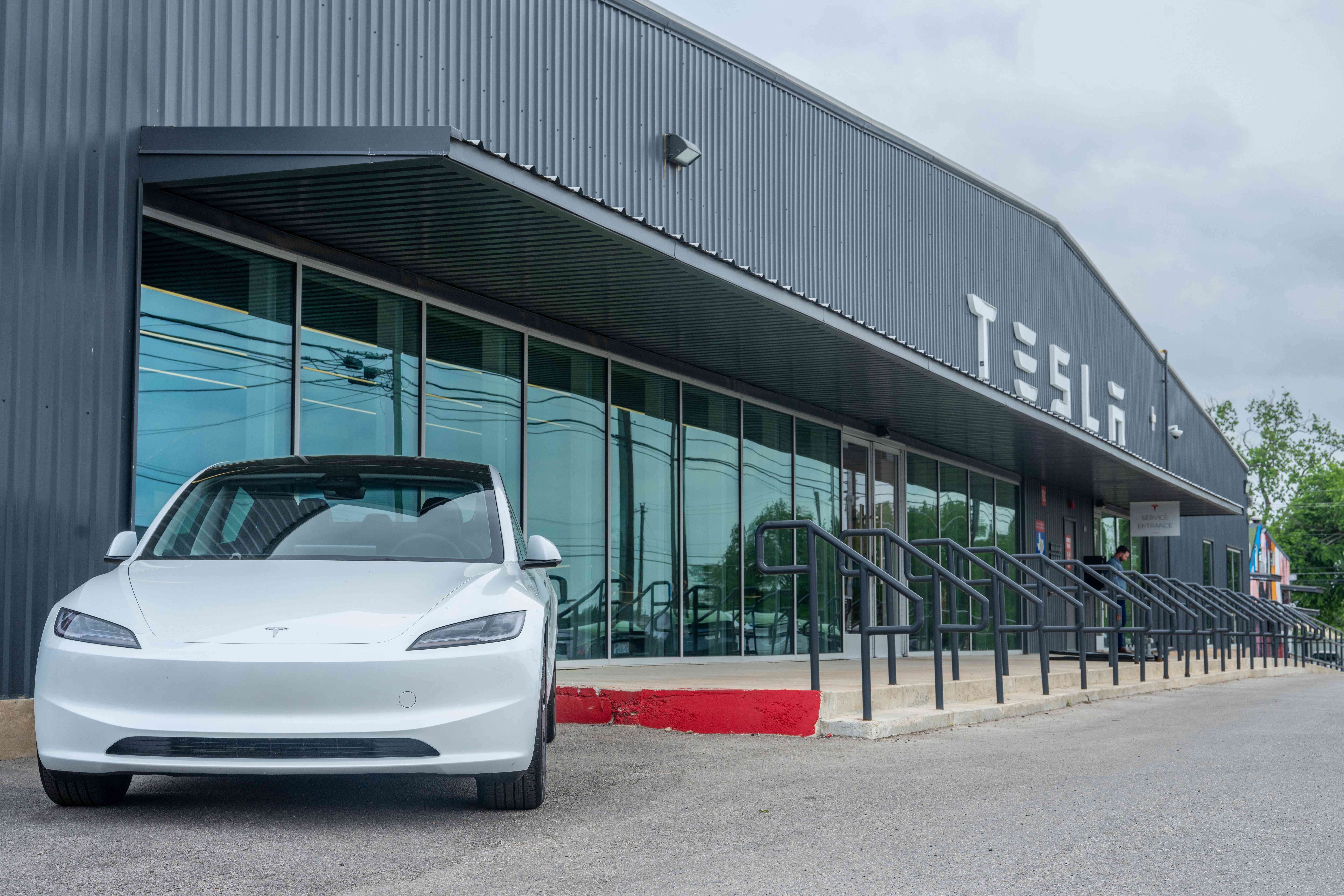 Tesla Vehicles Reportedly Can be Purchased by China’s Government