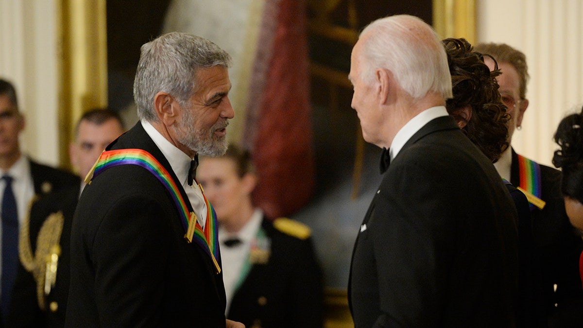 HOWARD KURTZ: George Clooney says Biden is unfit and politicians privately agree