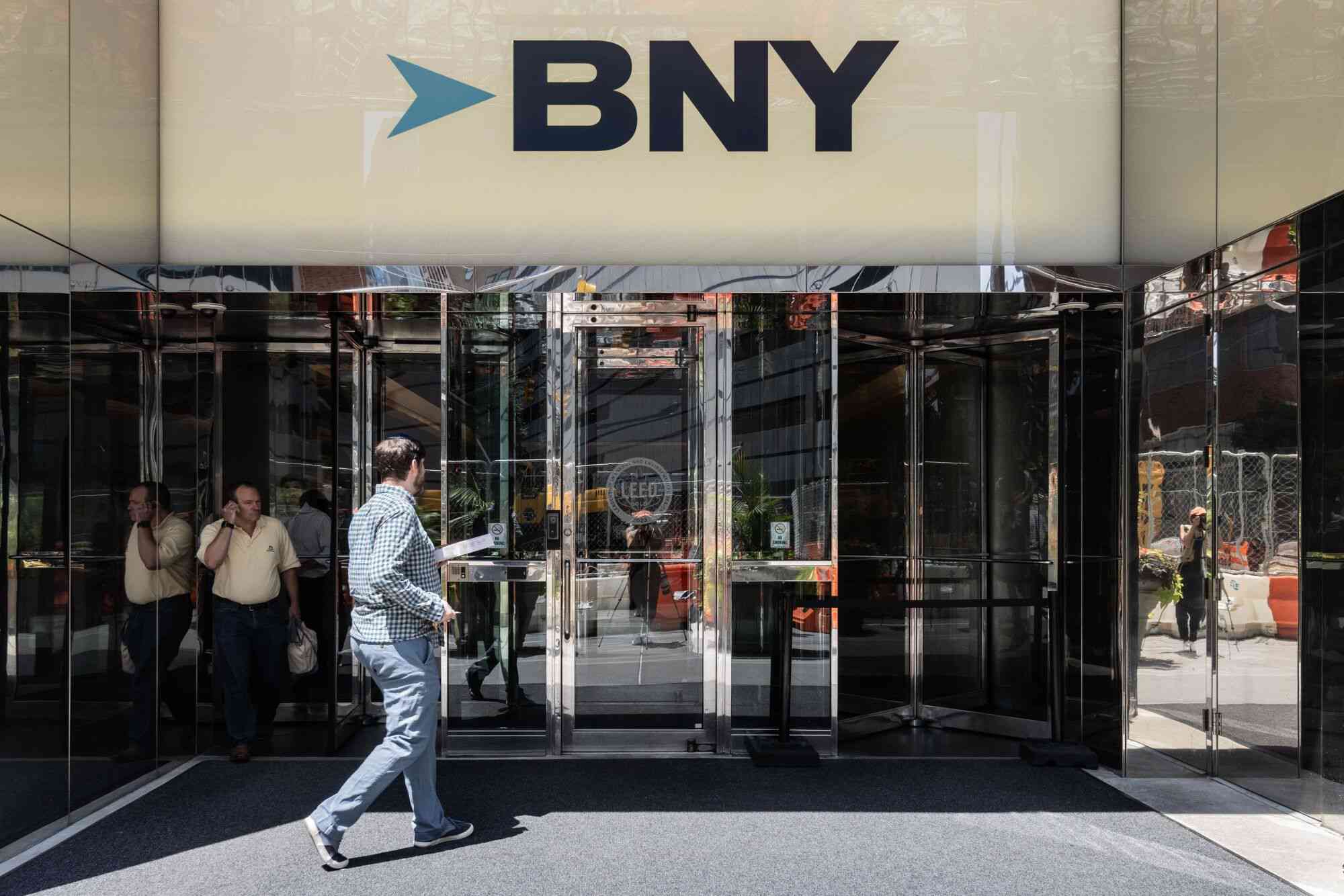 Why BNY Stock Price Hit a Record High Friday While Other Bank Stocks Fell