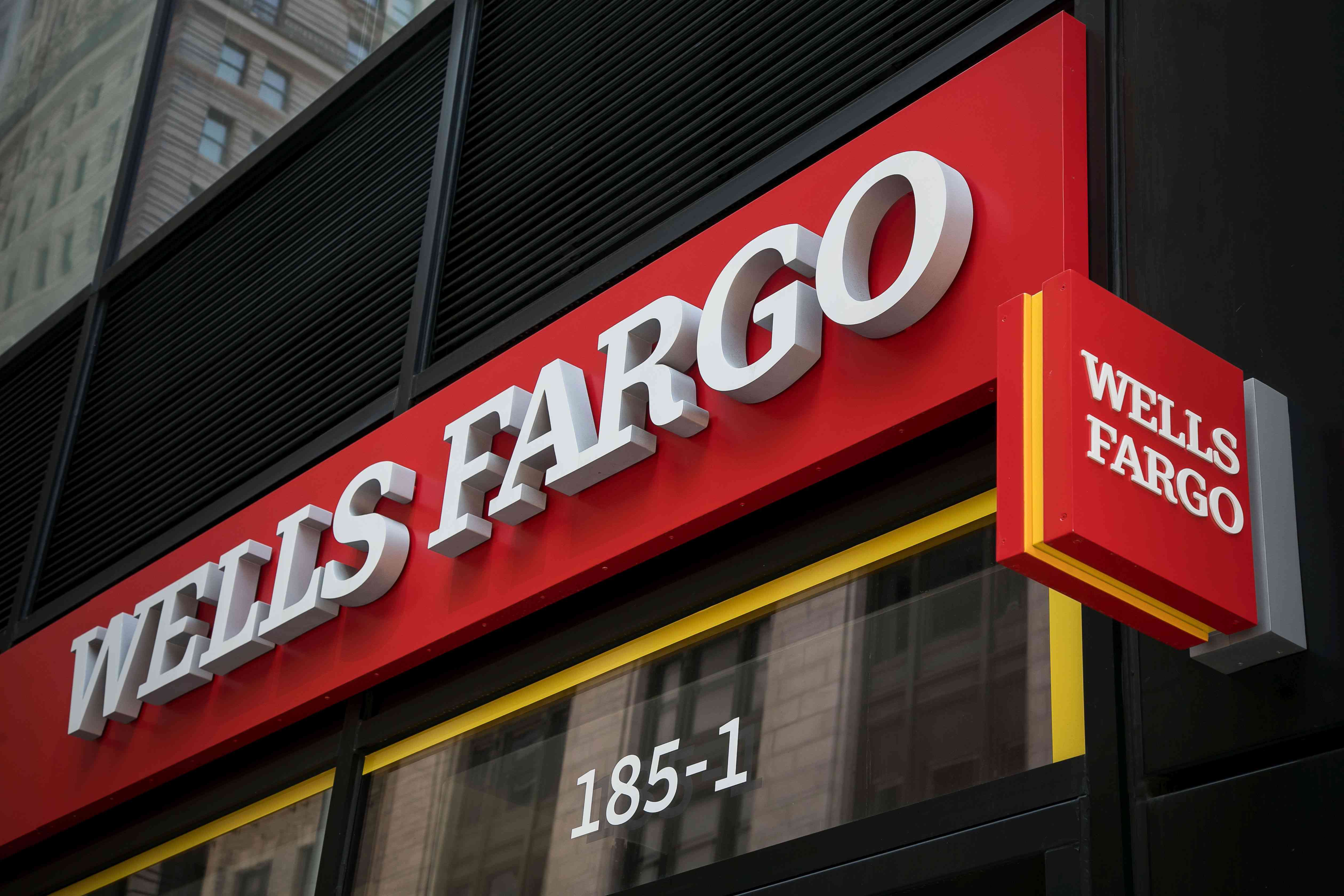 Wells Fargo Stock Sinks as Q2 Net Interest Income Drags