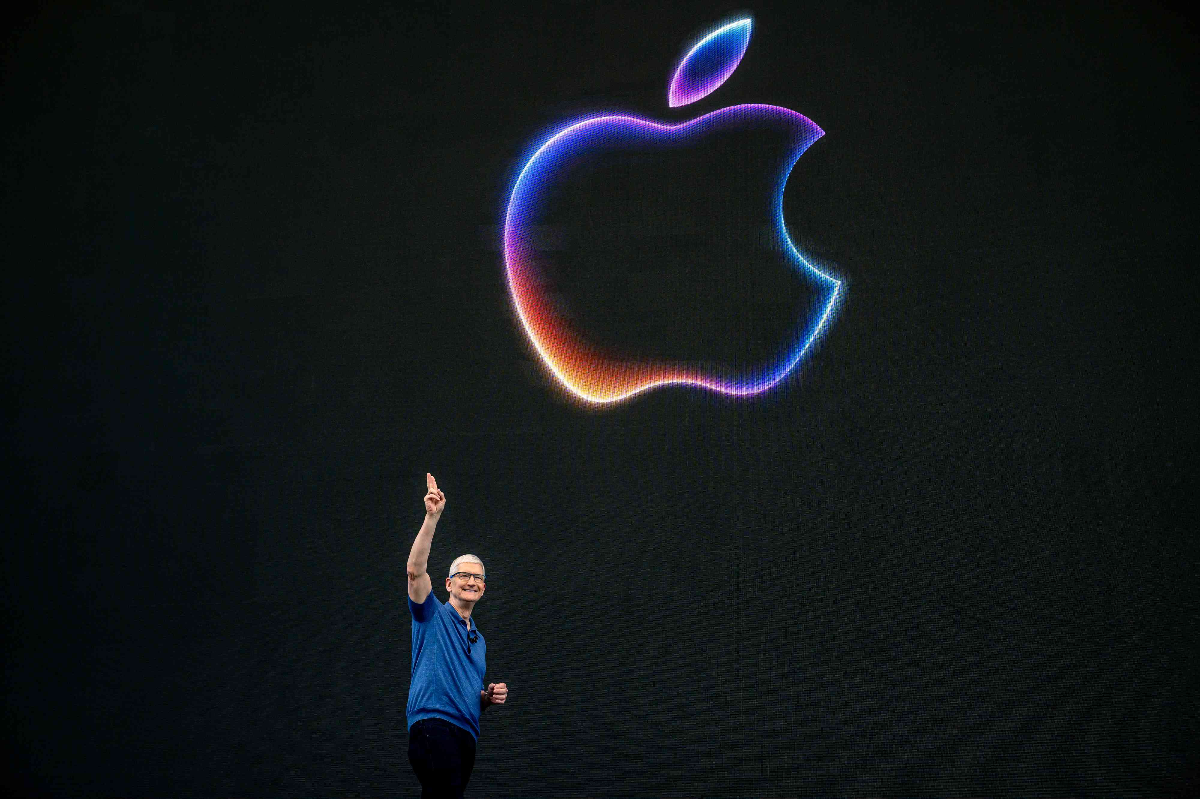 Apple and Microsoft Jostle for Title of World’s Most Valuable Company