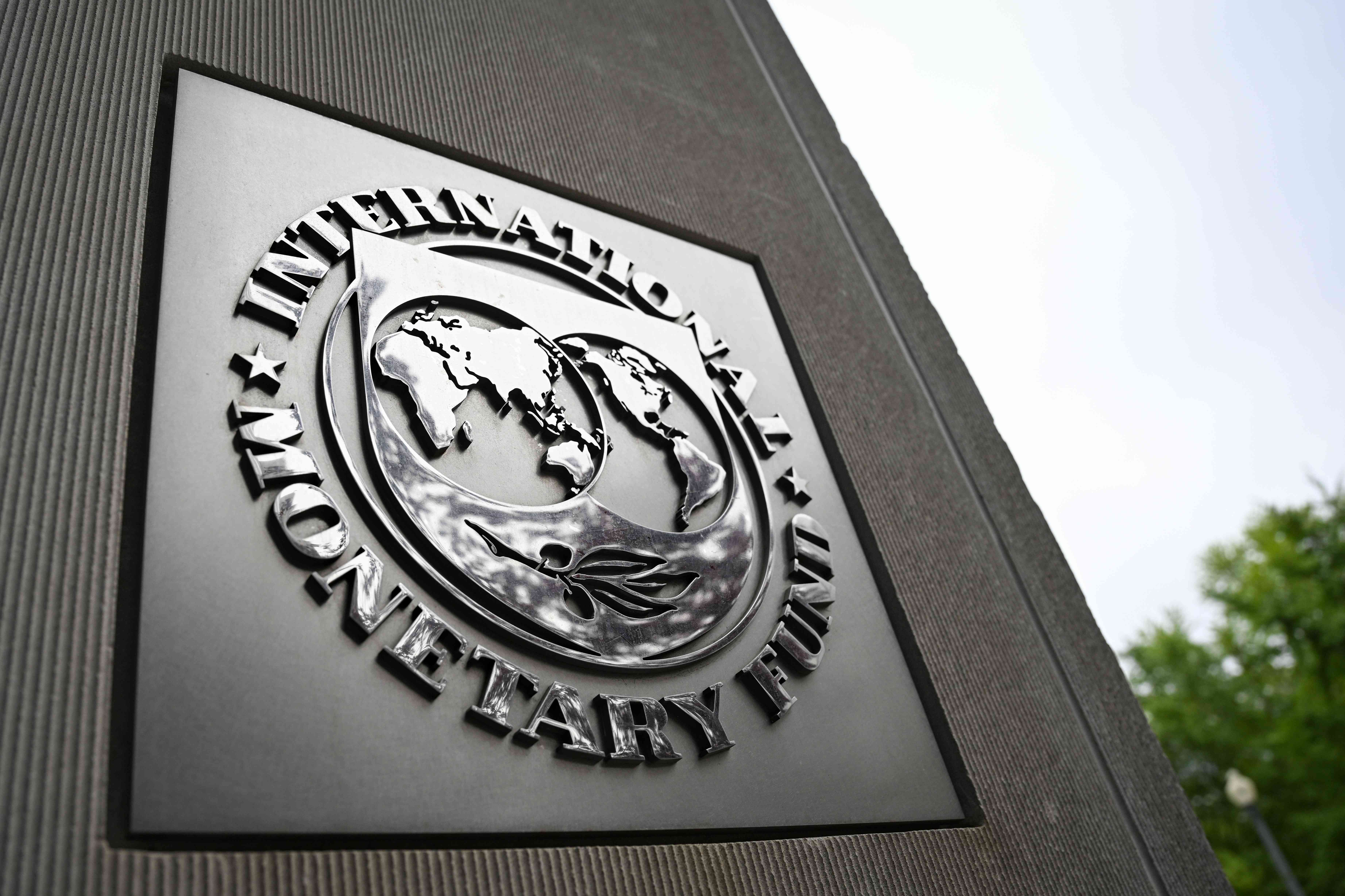 IMF Forecasts Slower US Growth, Higher-for-Longer Global Interest Rates