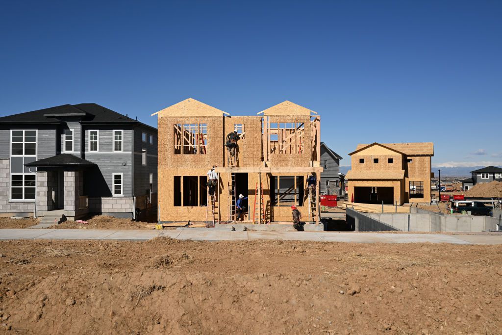 Why Are Homebuilders Down on the Market While Investors Are Gaining Confidence?