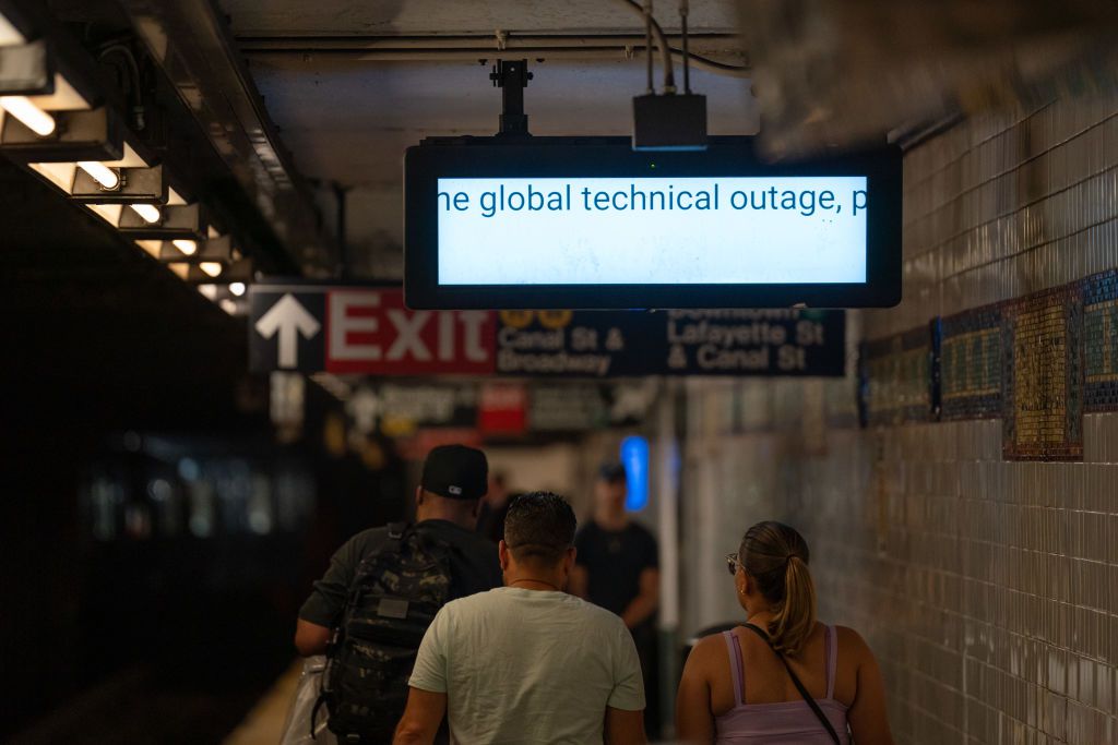 CrowdStrike Tumbles Amid Widespread Tech Outage