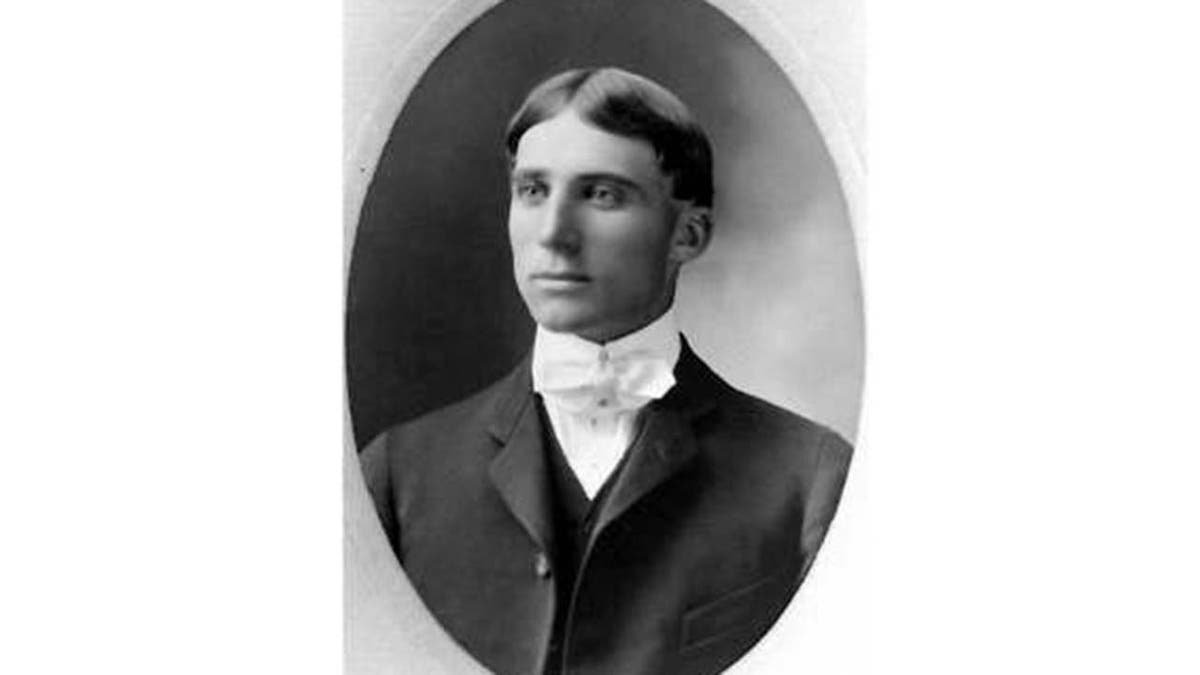 Meet the American who gave flight to football, Bradbury Robinson, college star