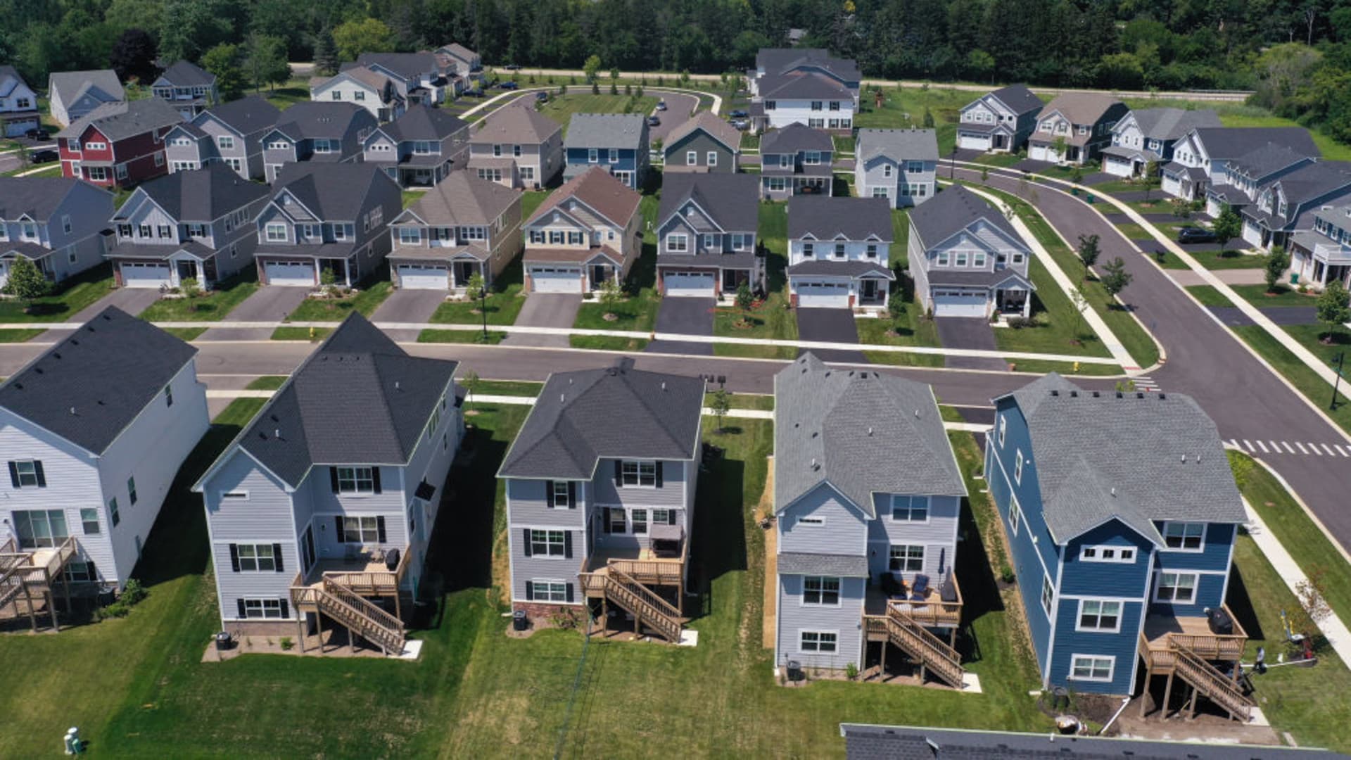 Weekly mortgage refinance demand soars 16% as rates sink to lowest level in over a year