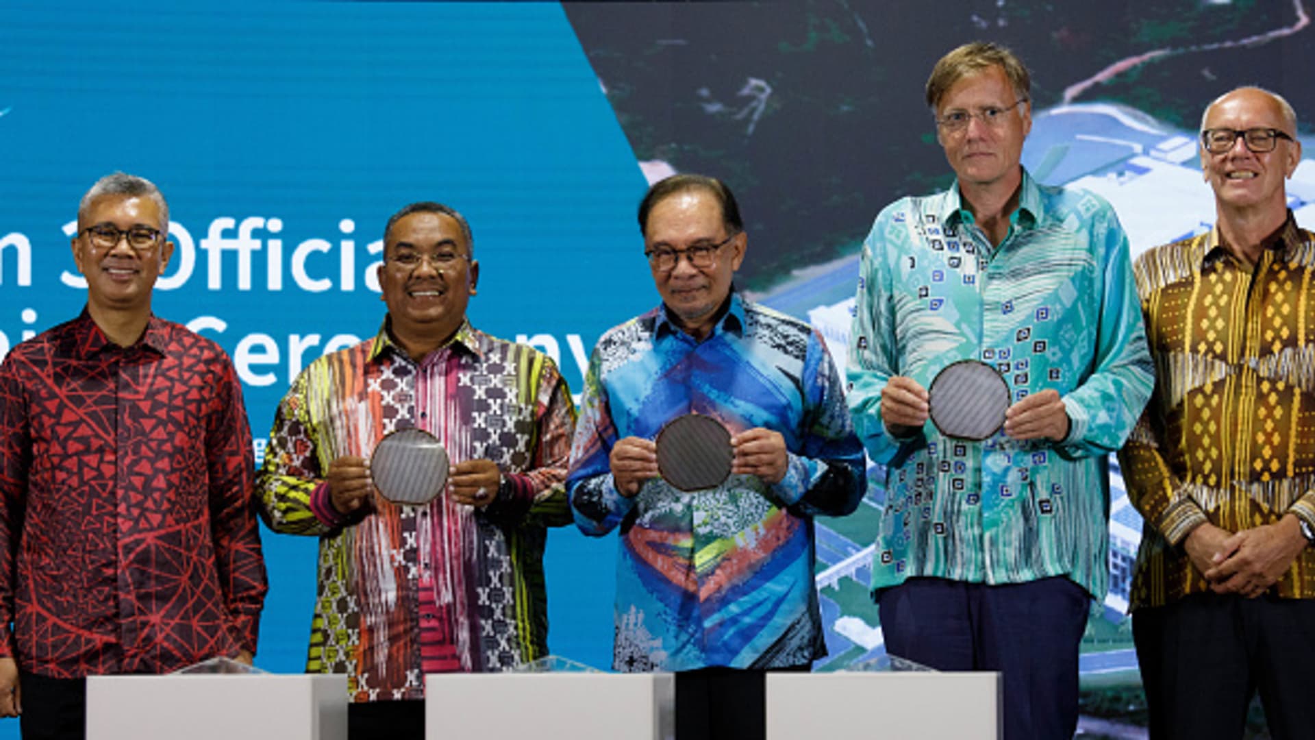 Malaysia’s prime minister lauds country’s burgeoning chip hub status