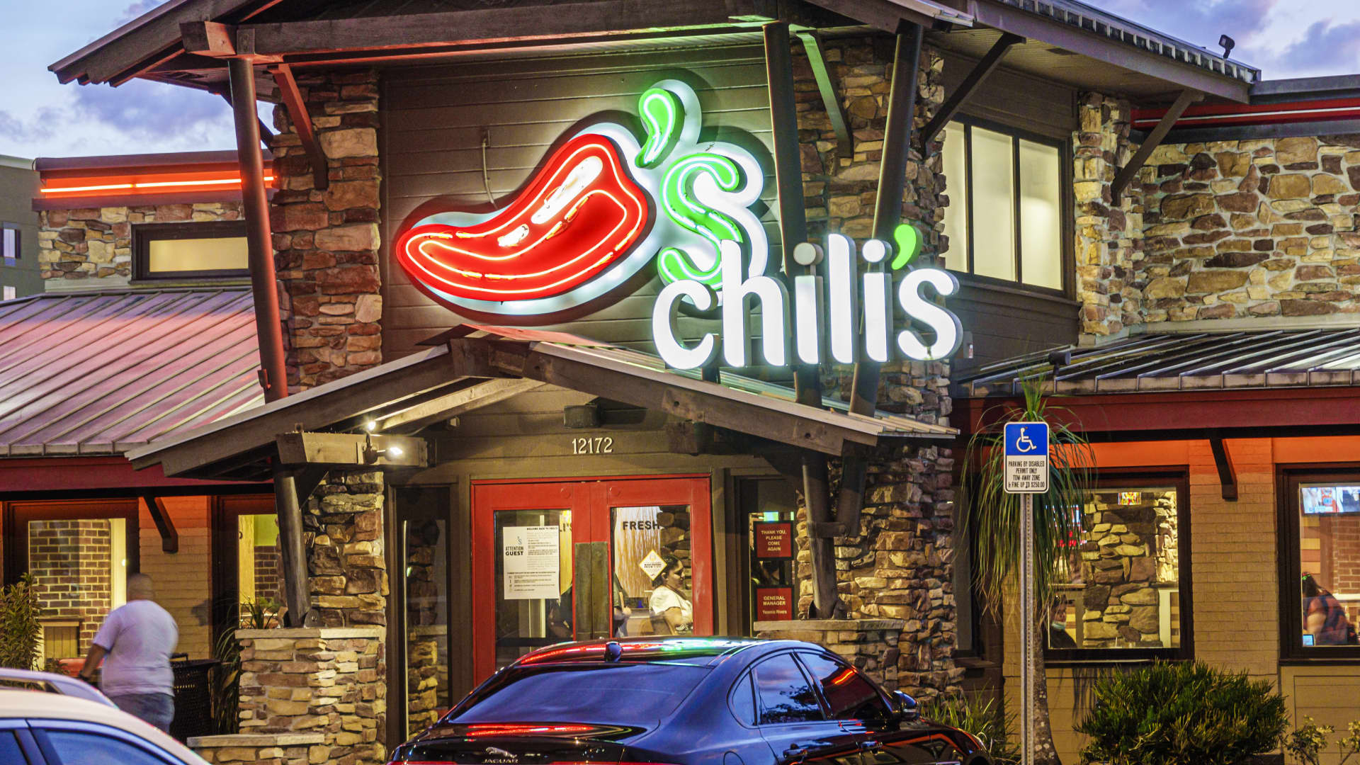 Chili’s sales boosted by TikTok, fast food rivalry