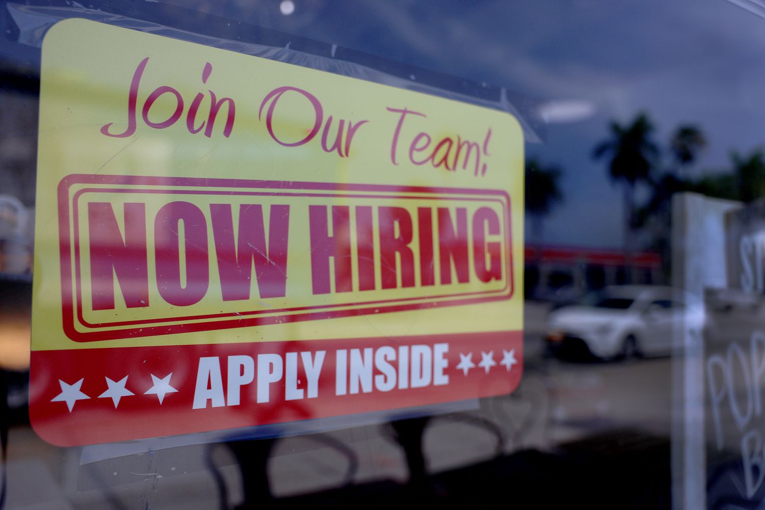 More Workers Are Seeking New Jobs as Wage Dissatisfaction Grows