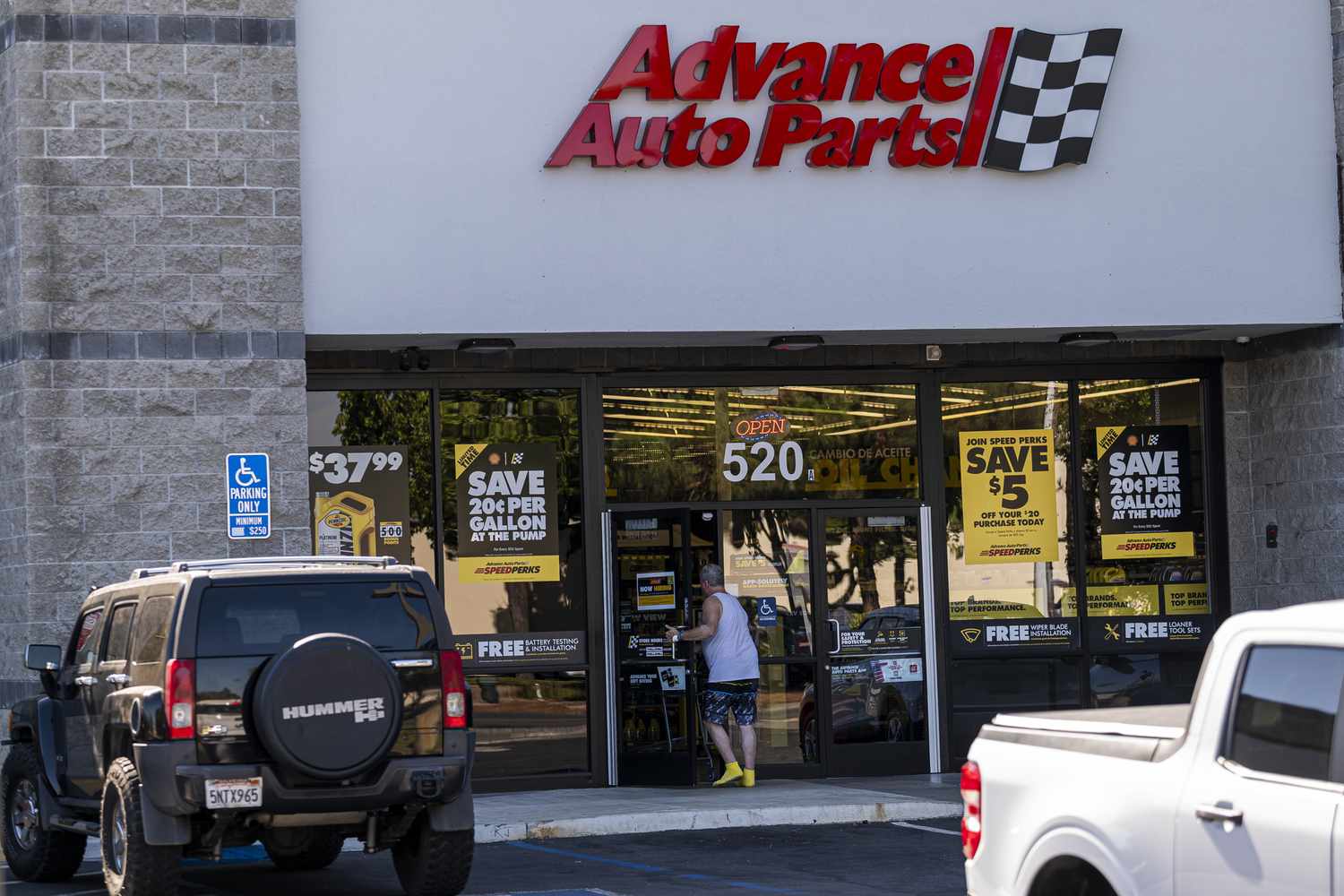 Why Advance Auto Parts Stock Plunged to Its Lowest Level of 2024