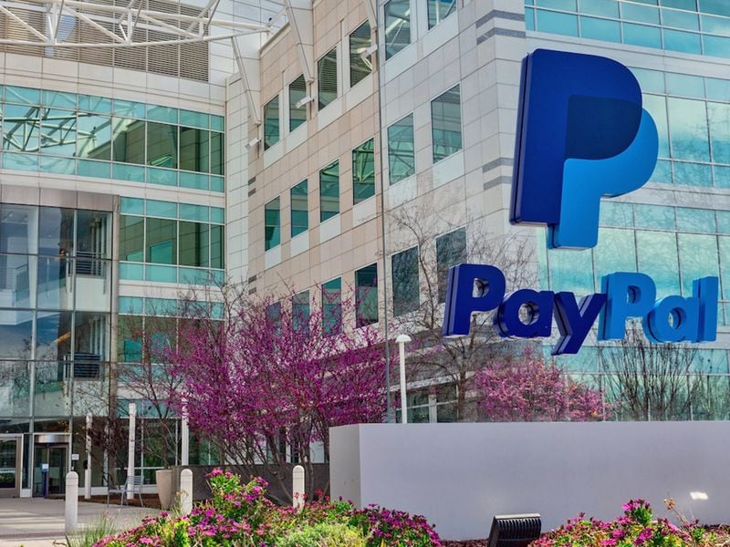 PayPal’s PYUSD Stablecoin Hits $1B Market Cap as Activity Booms on Solana (SOL) Blockchain Amid DeFi Rewards