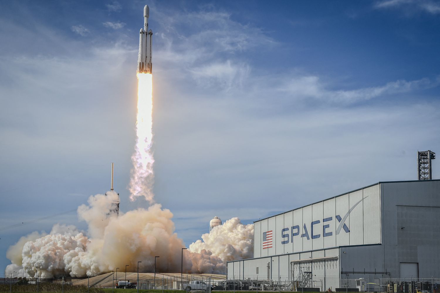 Astronauts To Wait for SpaceX Voyage Home