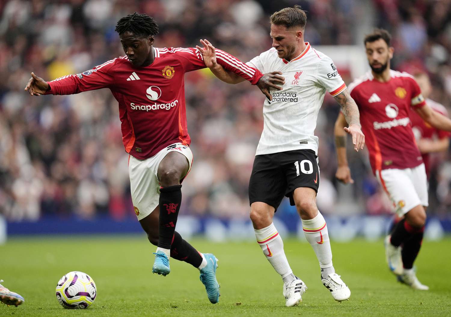 Manchester United Stock Sinks on Larger-Than-Expected Loss