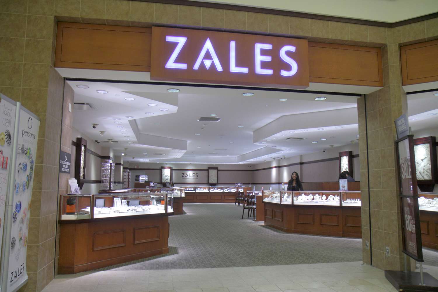 Signs of Optimism at Signet Jewelers Have Its Stock Jumping