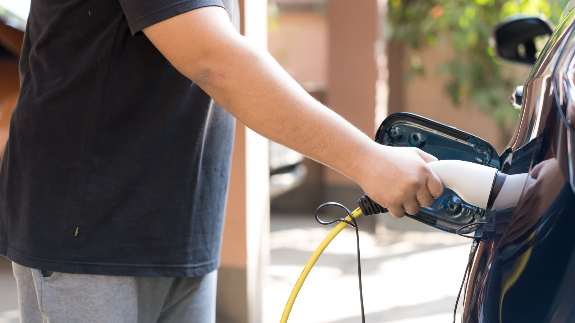 To invest in cars or charging points first