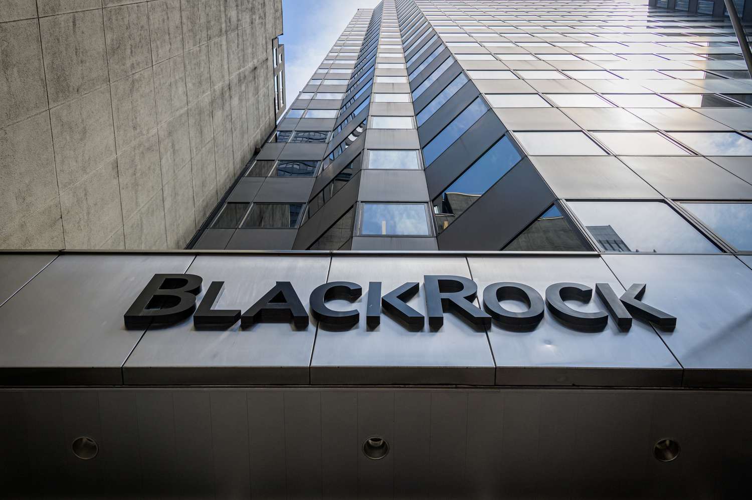 Microsoft, BlackRock Set Up $30B AI Infrastructure Fund Investing Mainly in US