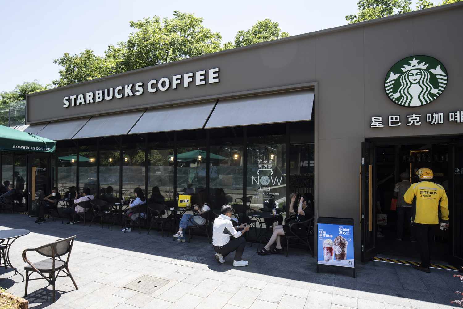 These Analysts Say Brian Niccol’s Past Could Help Starbucks’ China Recovery. Here’s Why