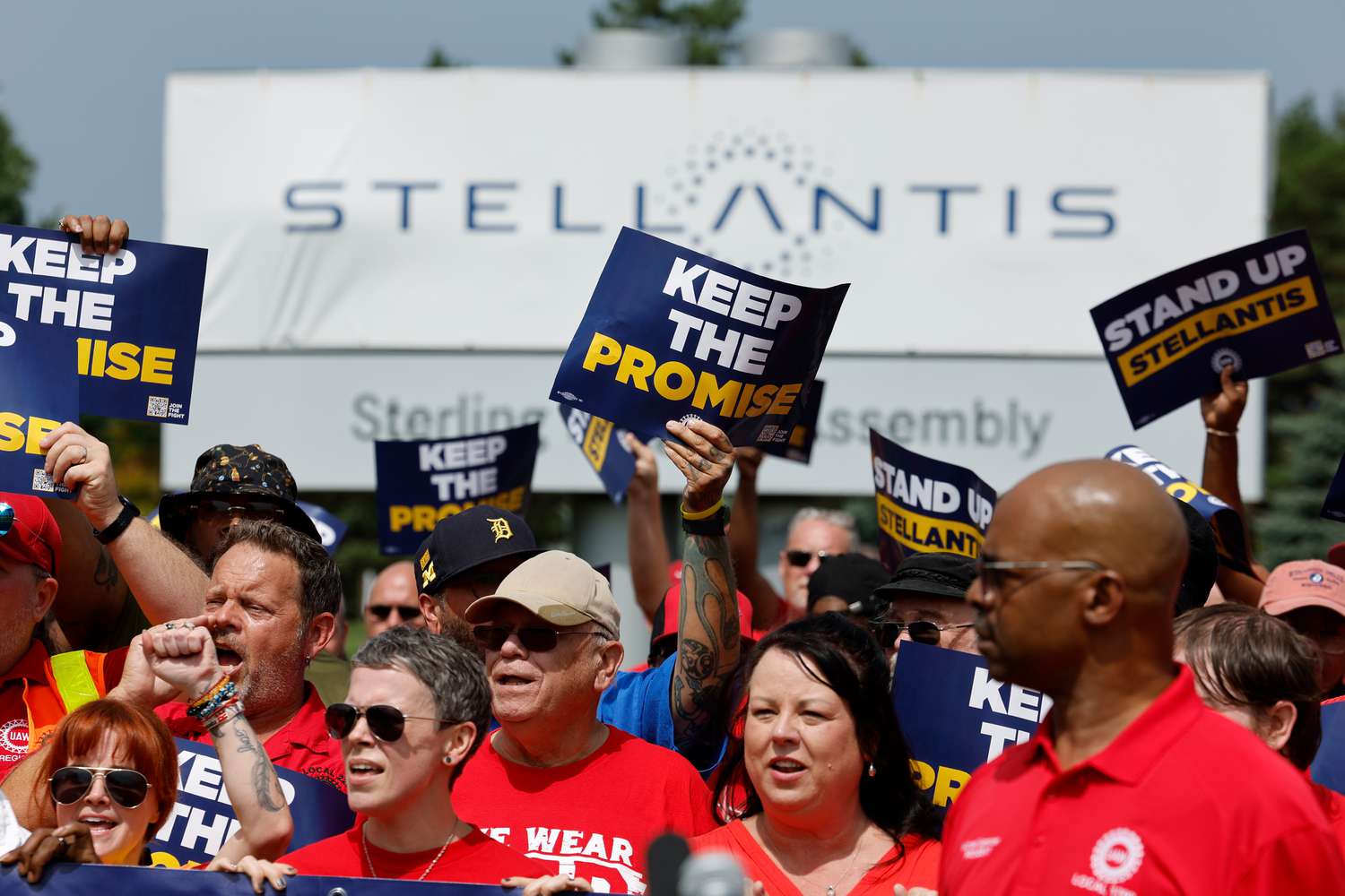 UAW Plans Strike-Authorizing Vote at Jeep Maker Stellantis
