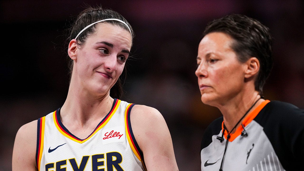 NFL legend lambasts Caitlin Clark critics after earning impressive hardware: ‘I ain’t gonna let it slide’