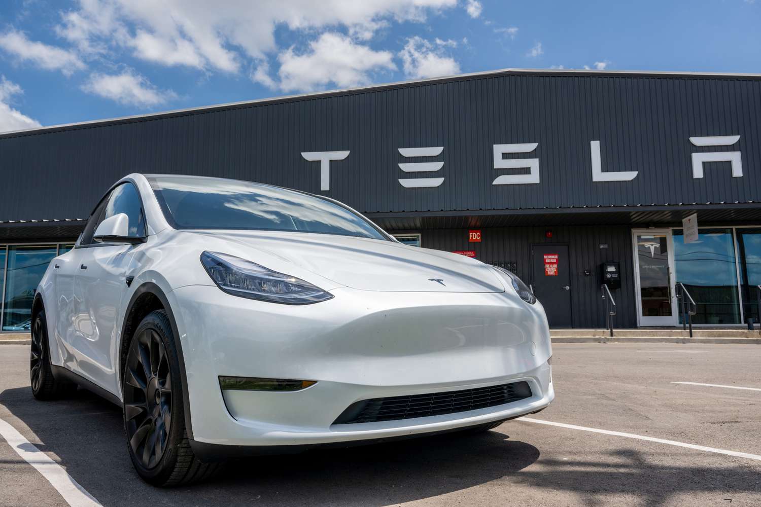 Tesla Stock Jumps as Analysts Highlight Catalysts