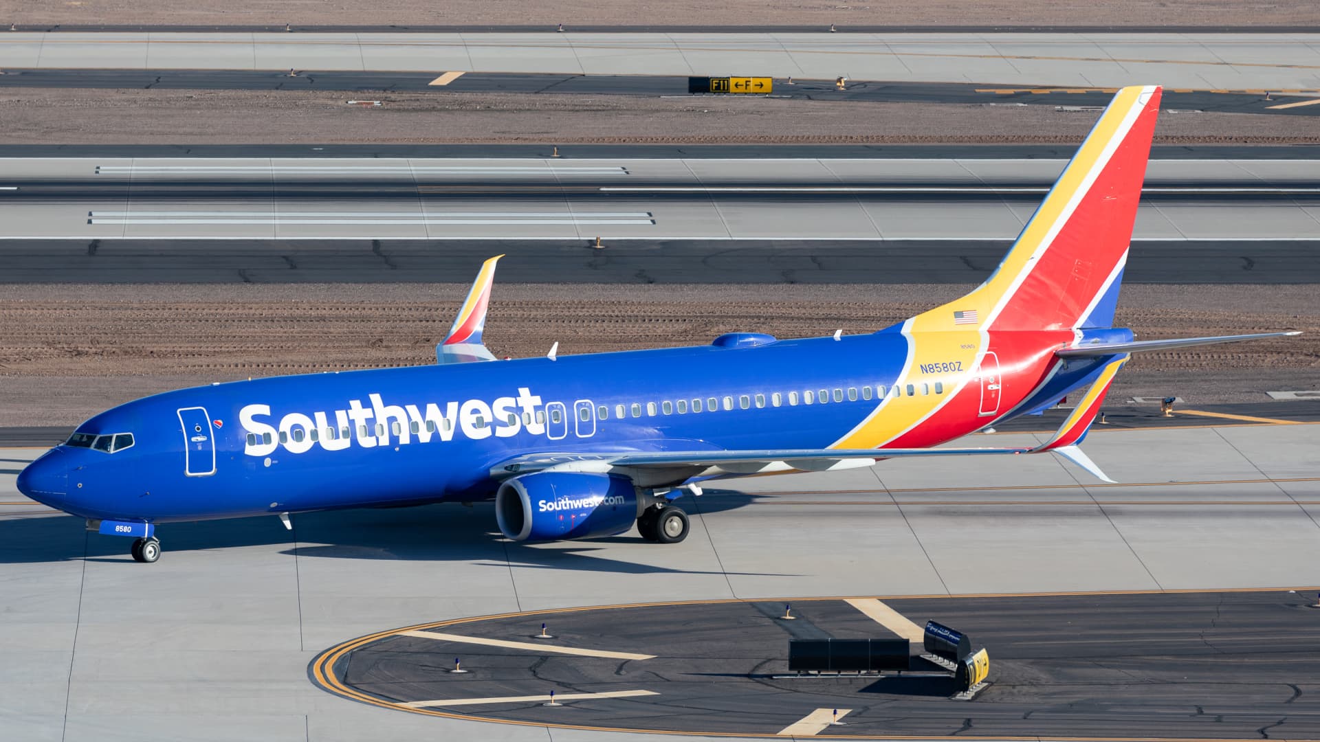 Southwest raises Q3 forecast, announces $2.5 billion buyback