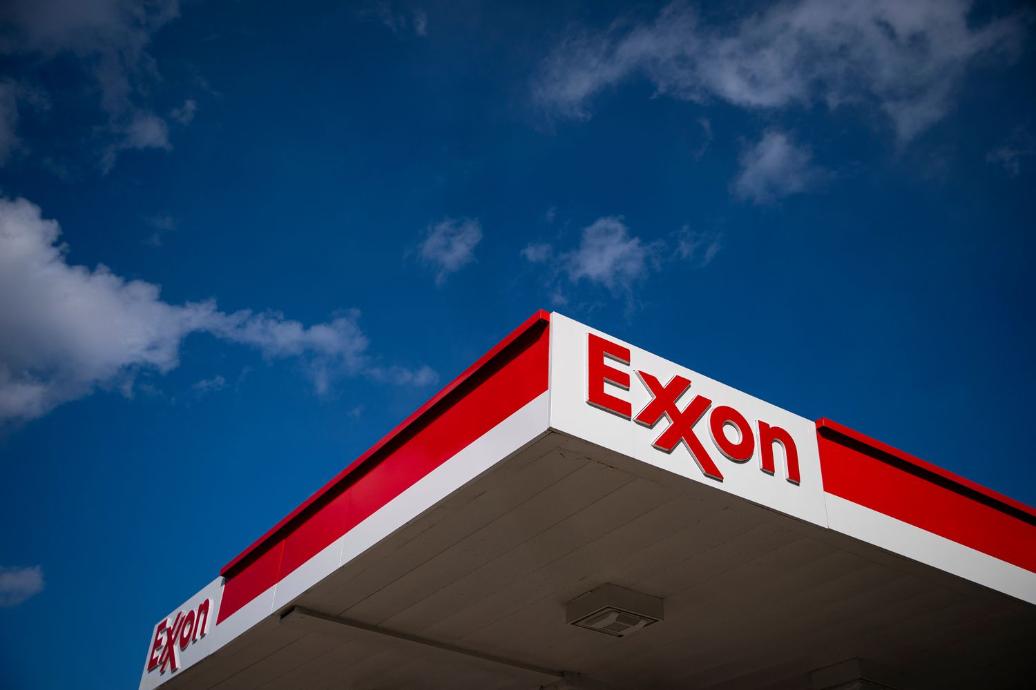 Energy Stocks Rise as Oil Jumps on Middle East Tensions