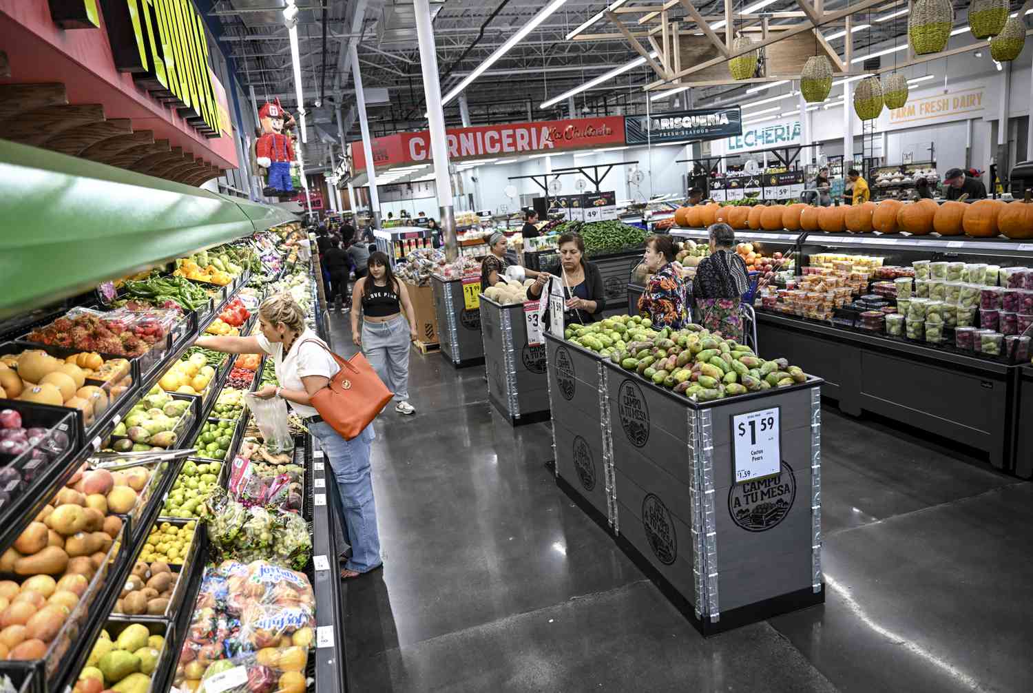 Consumer Sentiment Hits Highest Levels Since April