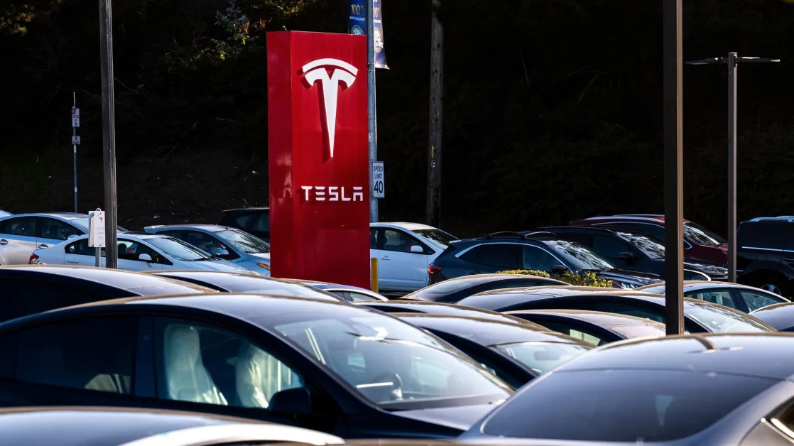 Tesla, Meta and Broadcom Weights Shrink in Nasdaq 100 Rebalance