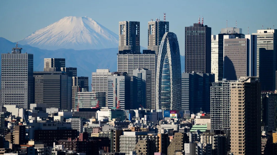 Ex-Comedian Joins Ex-Goldman Analyst to Advise Japan Stock Fund
