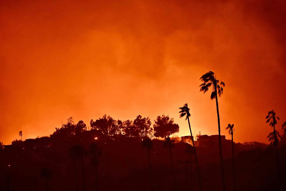 Edison International Stock Sinks as Los Angeles Wildfires Cause Power Shutoffs