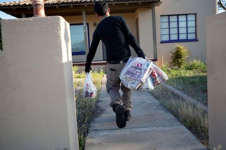 Wells Fargo starts on Instacart with ‘EW,’ notes competition risk, slow ad growth