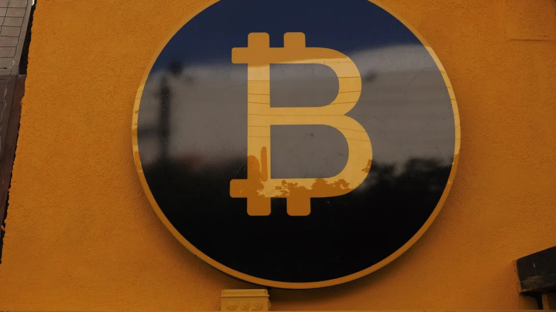 Bitcoin Rises Past $100,000 Threshold Amid Risk Rally Renewal