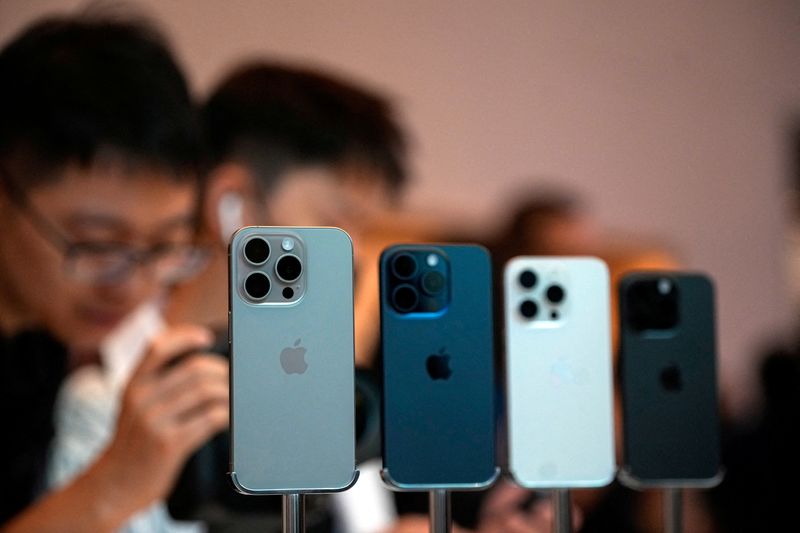 Apple's Mainland China shipments drop 25% in Q4 amid tough competition- Canalys