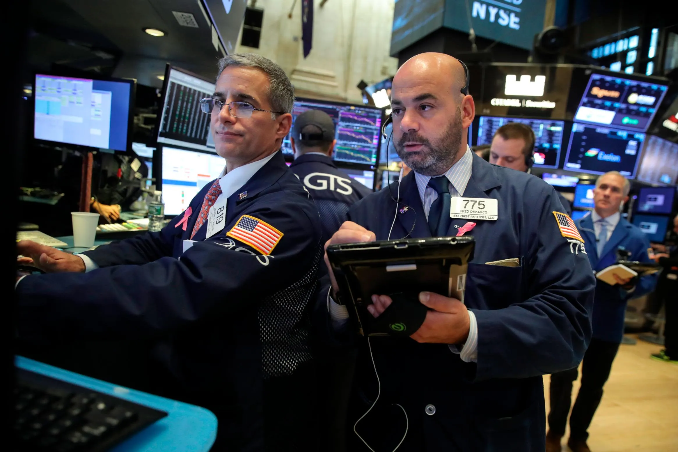 Stocks Are Set to Rise, Dollar Falls as Trump Holds Back on Tariffs ‘Shock and Awe’